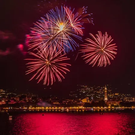 Elegant - Happy * Lugano